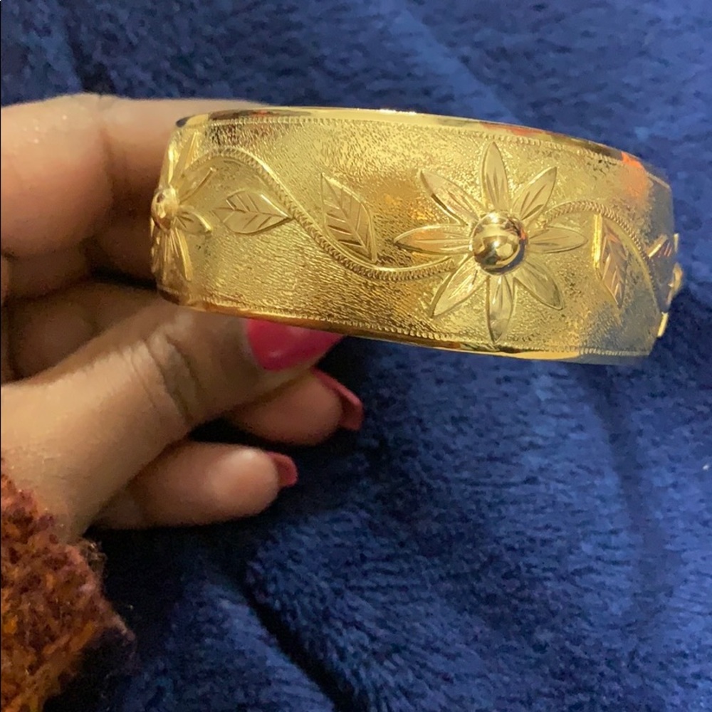 Beautiful gold bracelet